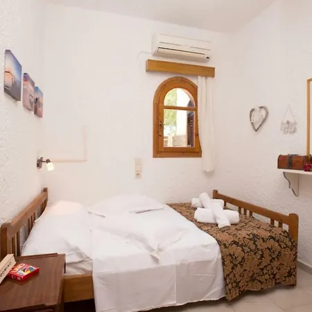 Houmeli Maisonettes &