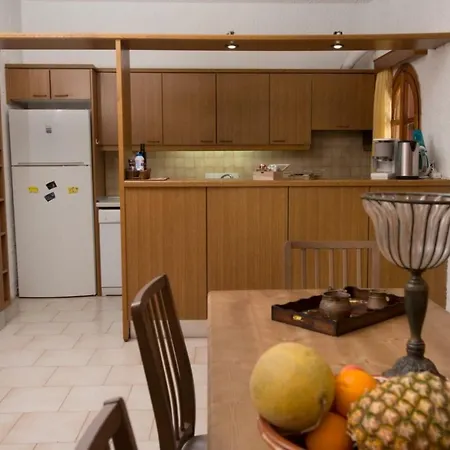 Houmeli Maisonettes & Apartamento Kalamaki (Heraklion)