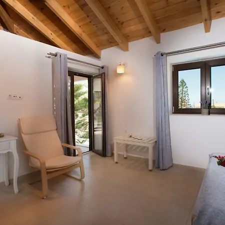 Houmeli Maisonettes &