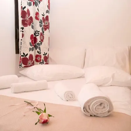 Houmeli Maisonettes &