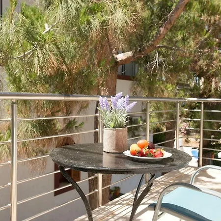Houmeli Maisonettes &