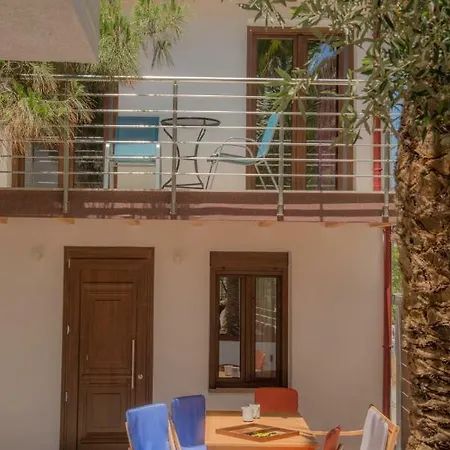 Houmeli Maisonettes & Apartamento Kalamaki (Heraklion)